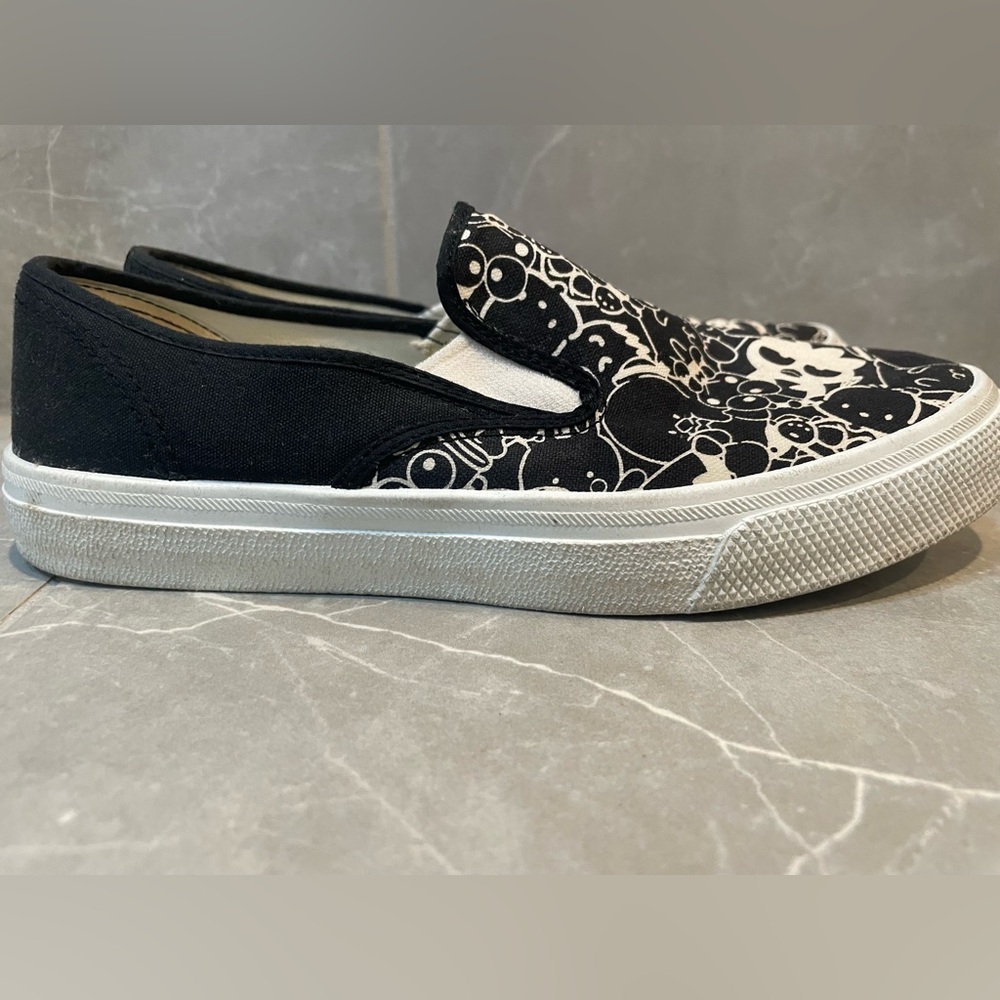 Sanrio Characters Pompom Pochacco Black & White Slip-On Women's Sneakers 7.5 - Picture 5 of 8